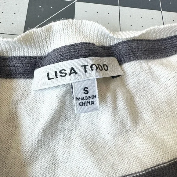 Lisa Todd Long Sleeve V Neck Sweater Size Small Cotton Silk Blend - Picture 3 of 7